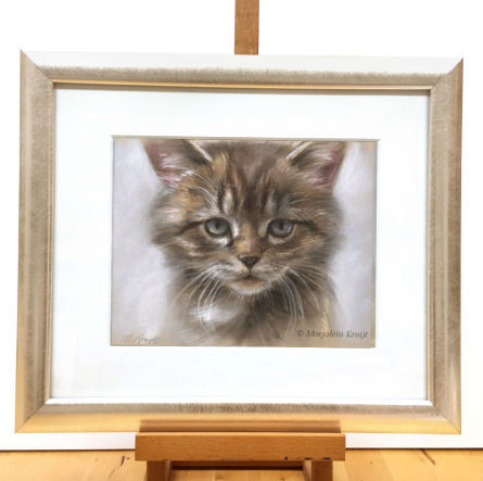 'Kitten', portret in pastel, kattenkunst door Marjolein Kruijt (te koop)